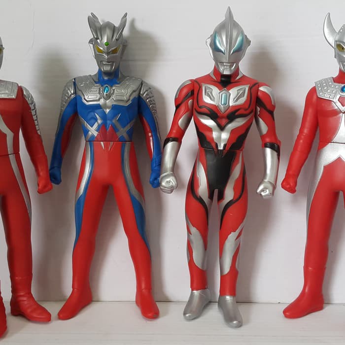 Figure Ultraman set 4.23 Cm