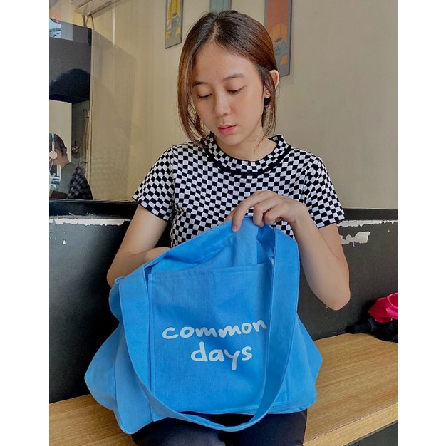 common days Totebag / Totebag Wanita / Tote Bag Aesthetic / Tote Bag Resleting / Hitam / Broken White / Korea / Vintage / Kuliah / Tebal / Premium