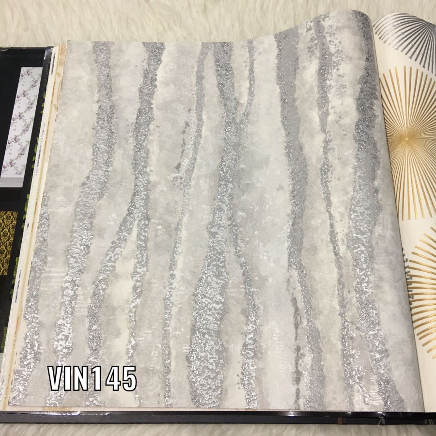 WALLPAPER DINDING POLOS SERAT SALUR SILVER VINCENZO