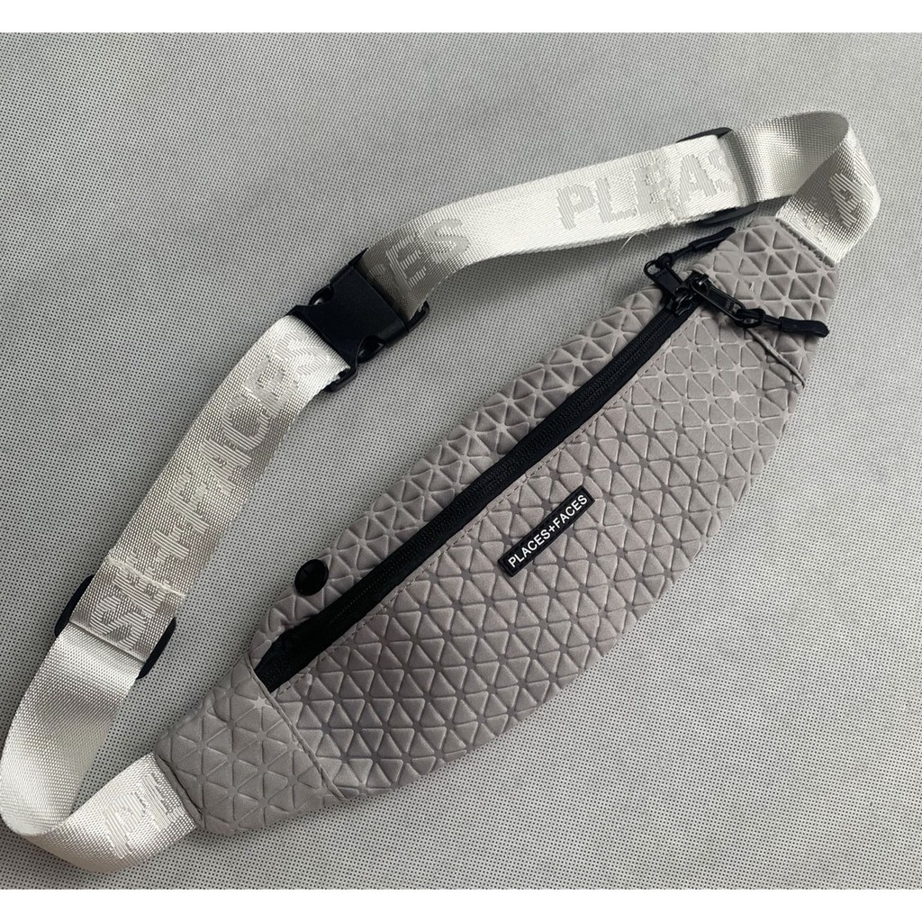 WAISTBAG PLACES AND FACES PALACE / TAS DADA / IMPORT / TAS SELEMPANG