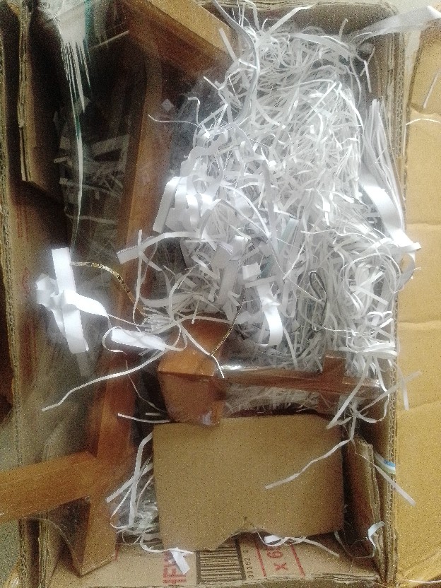 Salib Duduk Kayu Kotak Tempat Benda Rohani 17 Cm Polos Tanpa Corpus