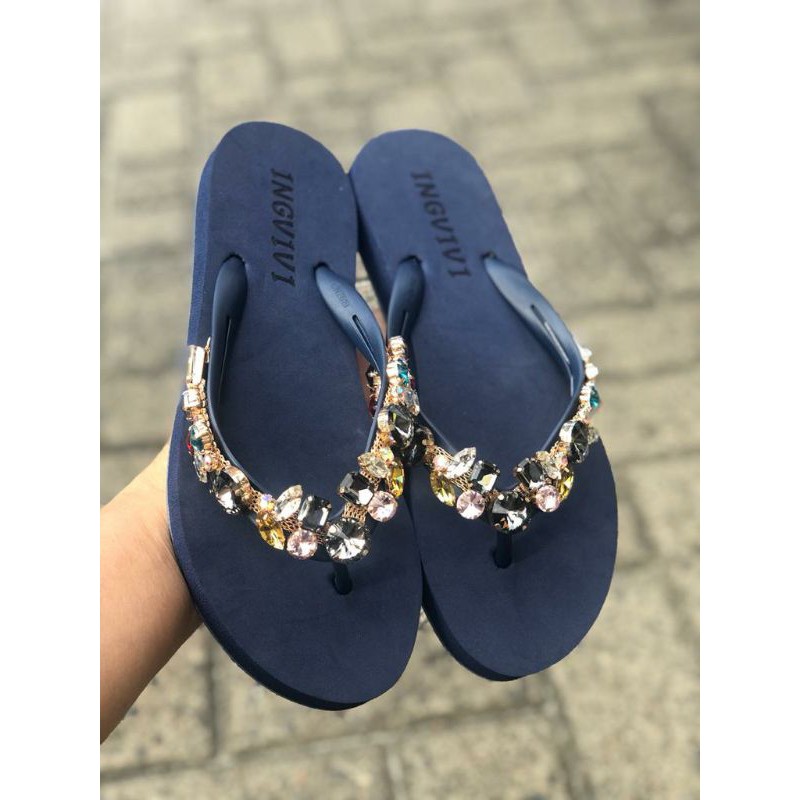 Sandal flat swarowski ingvivi / Sandal wanita flat