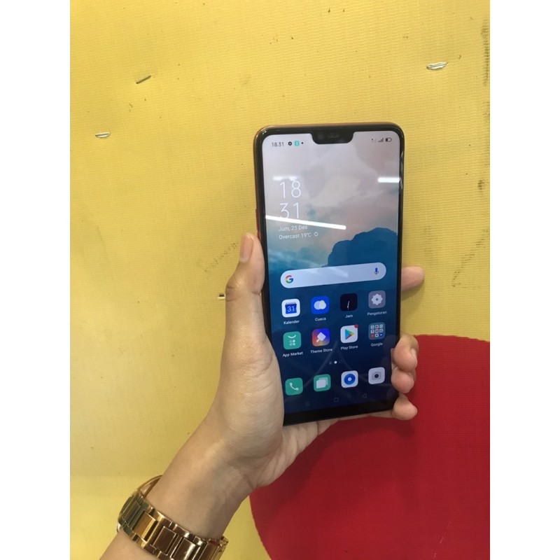OPPO F7 RAM 4 GB ROM 64 GB SECOND RESMI INDOnesia