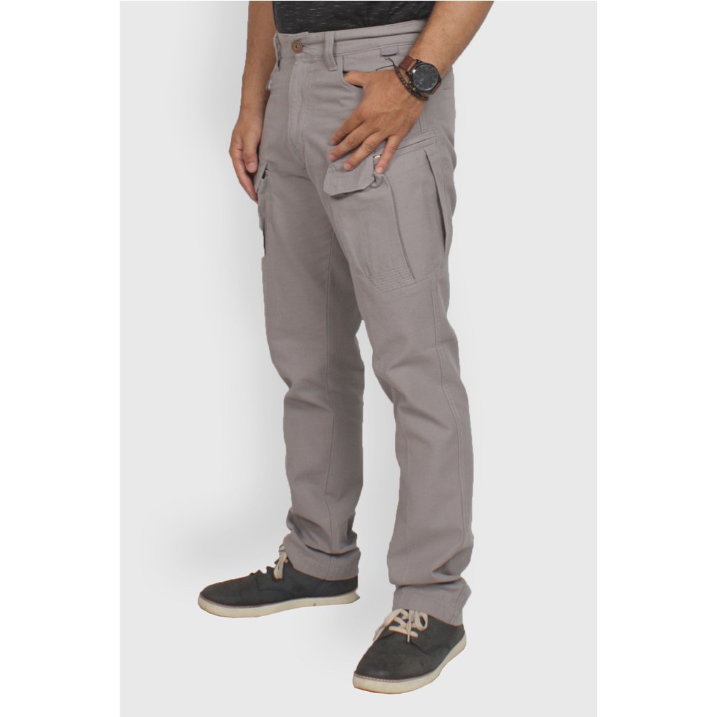 Emba Classic-Eneas One Celana Cargo Pria warna Dark Grey