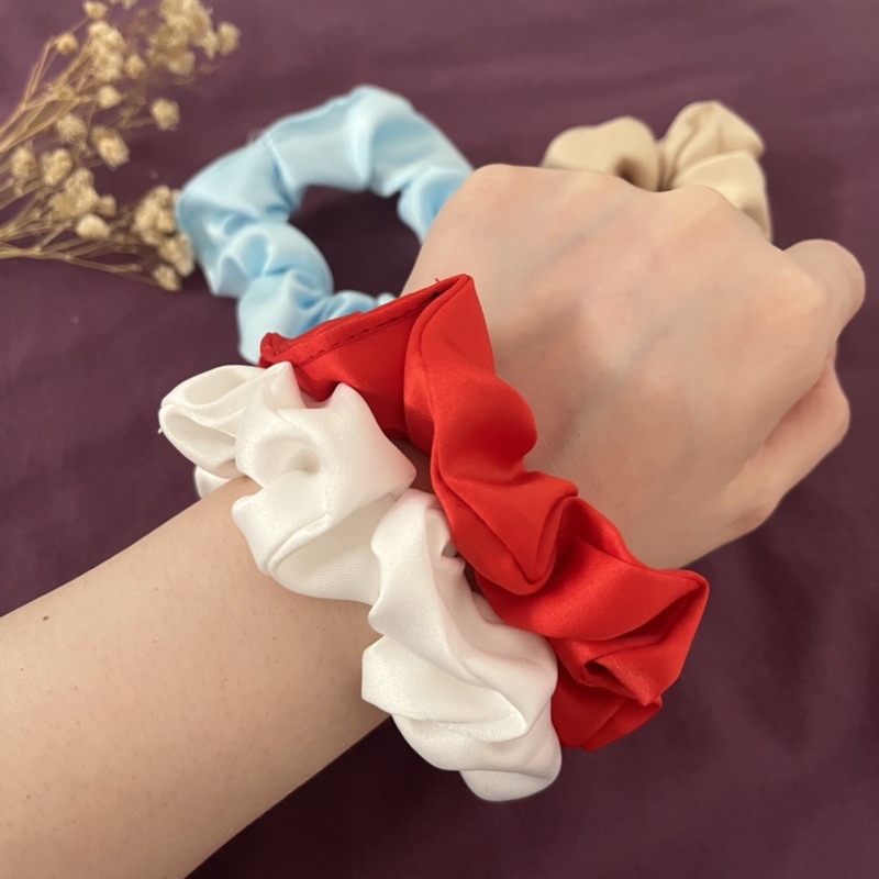 Ikat Rambut Bahan Satin Mengkilat Warna Polos Scrunchie Double Colour Combination