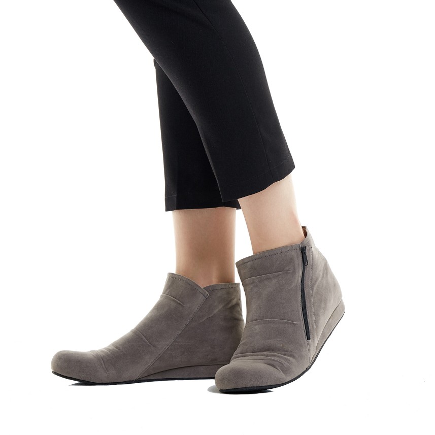 MISTY ABU FORIND x Favshoes Sepatu Ringan Simpel MISTY ABU FORIND x Favshoes Sepatu Ringan Simpel