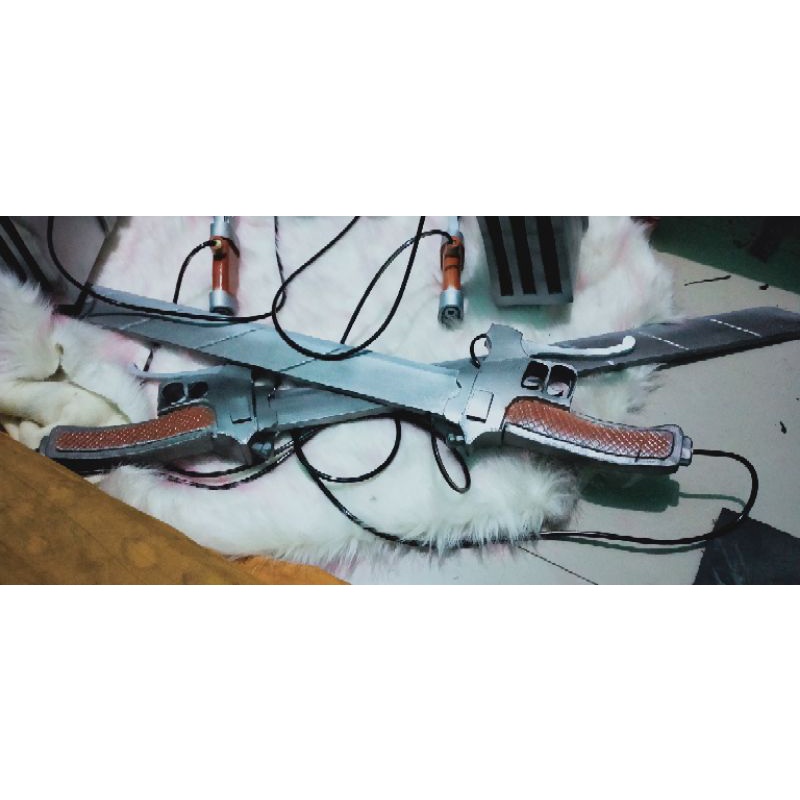 pedang attack on titan