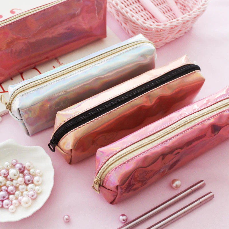 

INDORETAIL | Kualitas Tinggi Warna Solid Laser Pensil Kapasitas Besar PU Lembut Tas Pensil Kotak