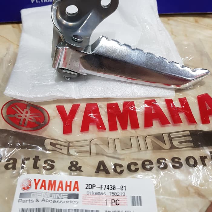 BESI DUDUKAN PIJAKAN KAKI BLK BELAKANG KIRI NMAX ASLI ORI YAMAHA 2DP