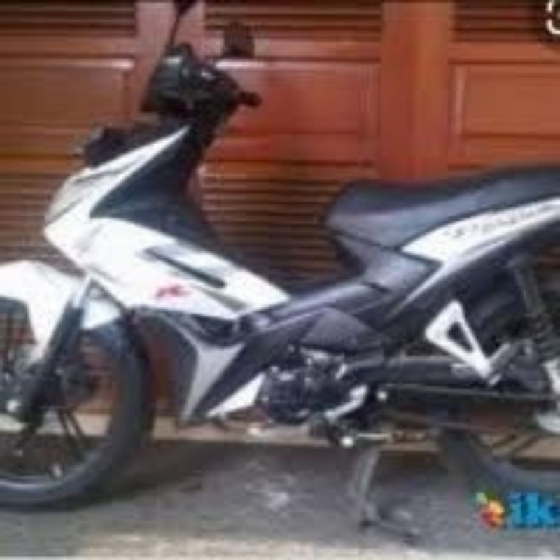 full body halus honda blade lama putih (cat ulang)