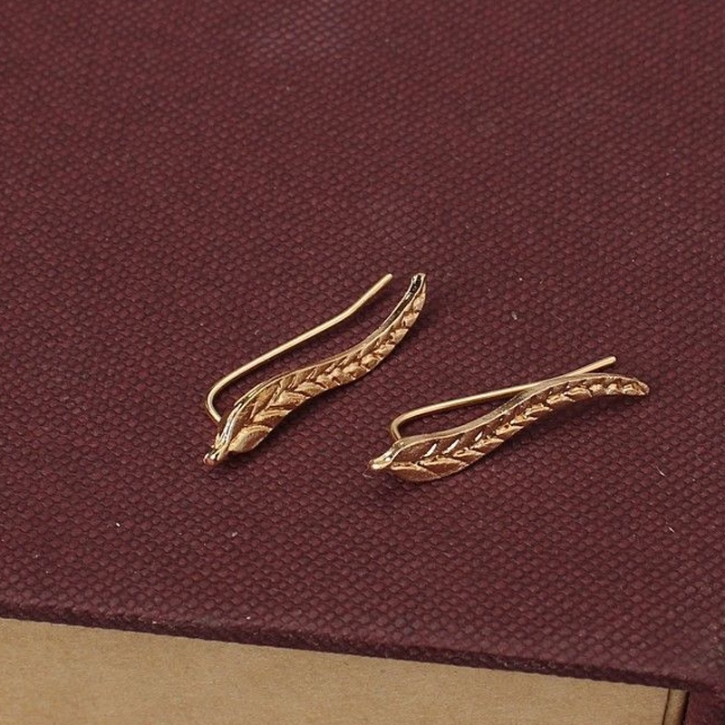 Anting Tusuk Bentuk Daun Warna Emas / silver Gaya Jepang Untuk Wanita