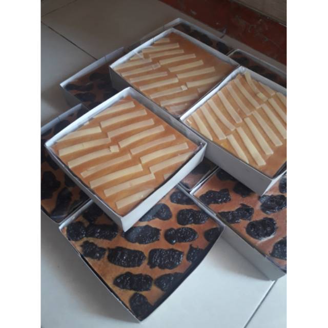 

Lapis Legit Prunes 20x20