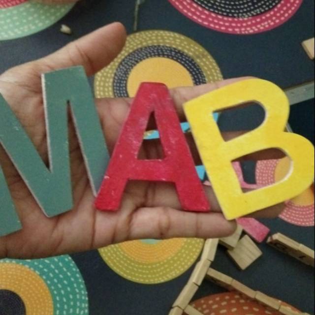 

Papan nama tulisan dhetha beauty tinggi huruf 6 cm /indoor