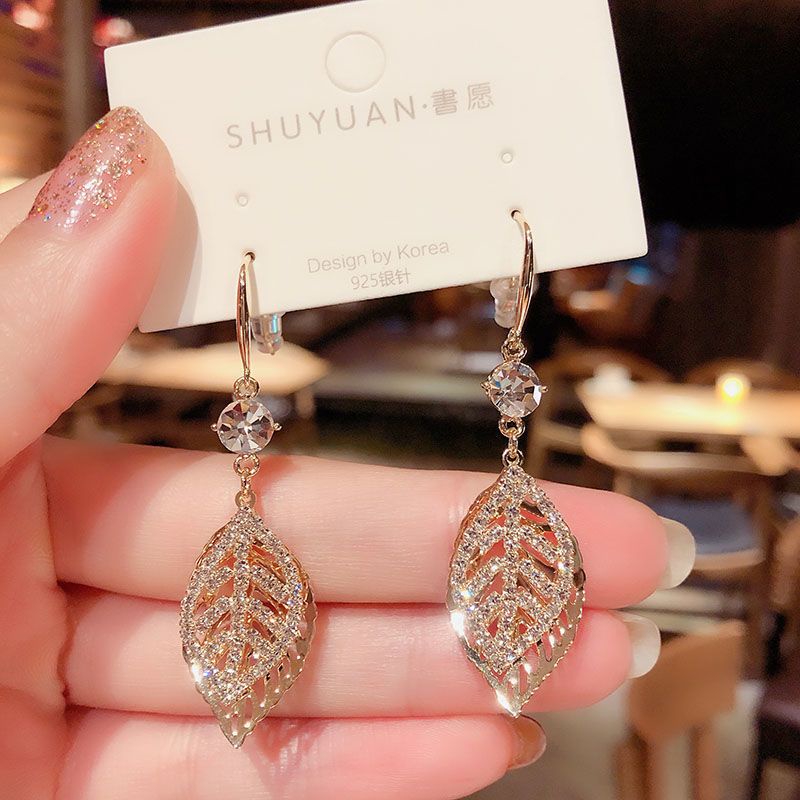 FerenHongXia Korea Dongdaemun Super Flash Kristal Temperamen Anting Fashion Kepribadian