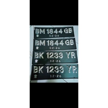 plat Mobil huruf piramit