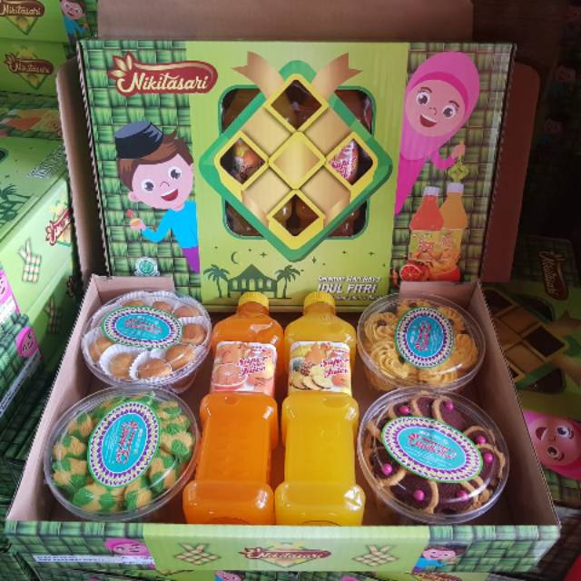 

Paket Kue Lebaran Nikitasari plus 2 botol sirup