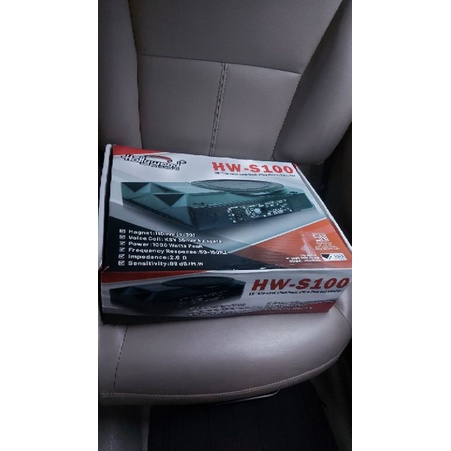 subwoofer kolong merk hollywood s100 second baru buka dus ga jadi pake