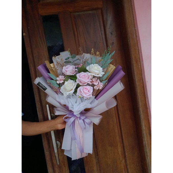 buket bunga wisuda mawar premium artificial Cilacap