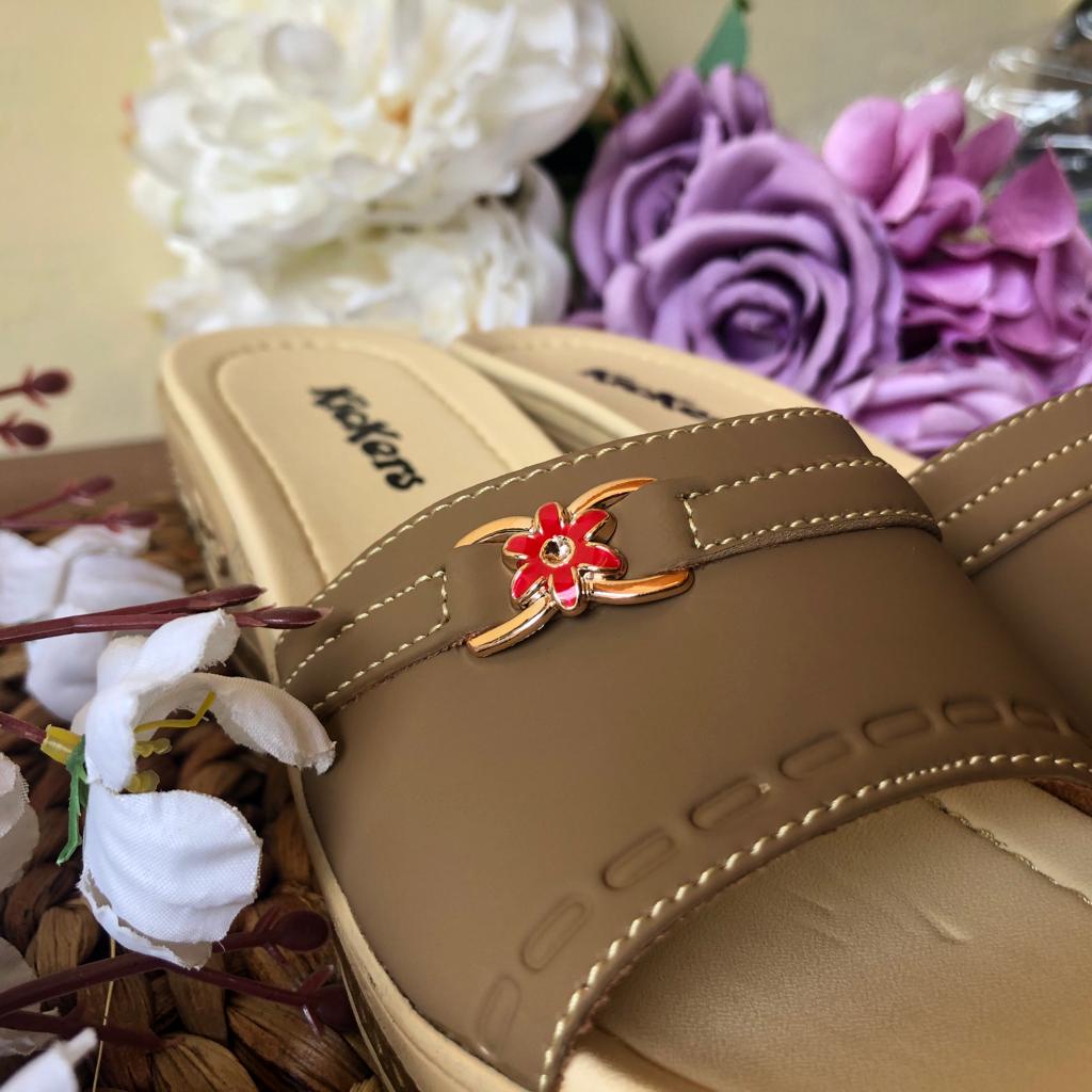 SENDAL WEDGES LESTARI 4 AKSEN BUNGA SANDAL WANITA CEWEK TERLARIS TERFAVORIT TERMURAH SANDAL SLOP WANITA KEKINIAN TERBARU SENDAL SELOP PEREMPUAN WEDGES CEWEK CEWE ARISAN PESTA KONDANGAN IBU IBU