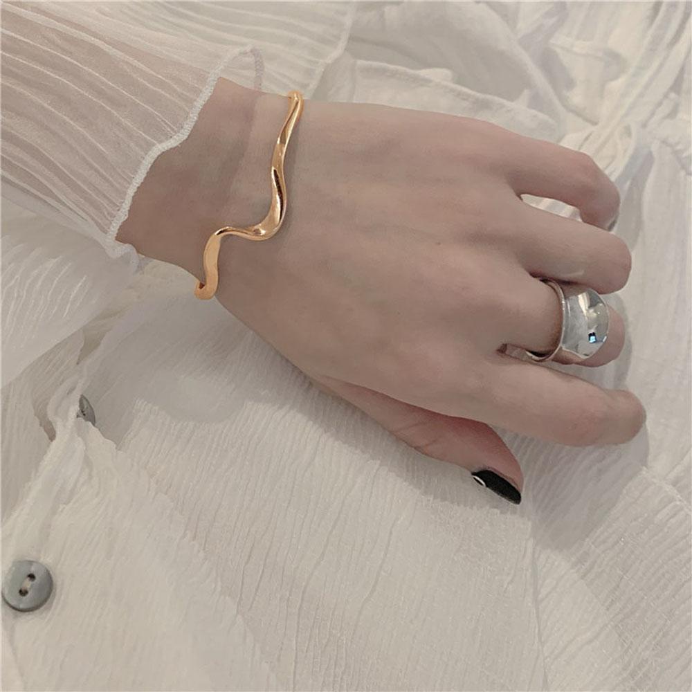 NEEDWAY Gelang Sederhana Fashion Memutar Pola Gelombang Air Bending Adjustable Perhiasan Cewek