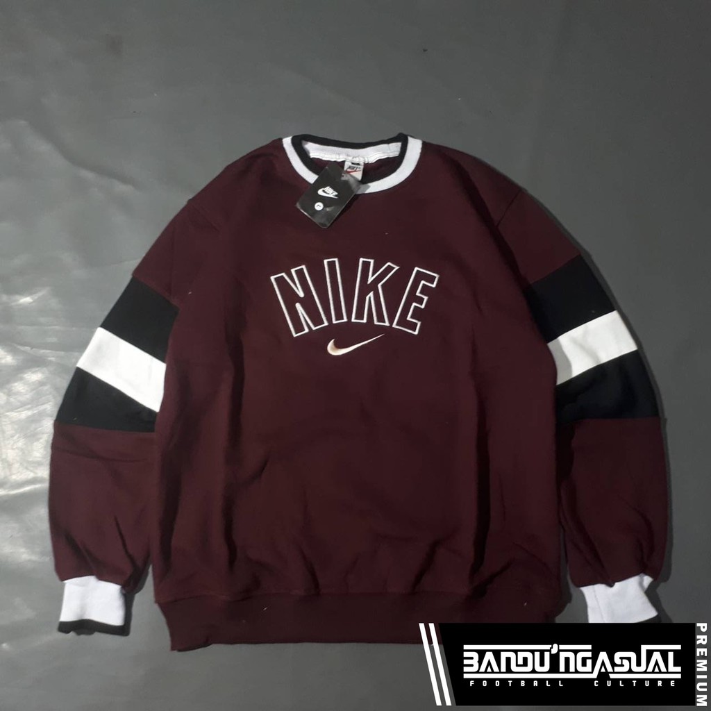 CREWNECK NIKE LOGO BORDIR (MAROON)
