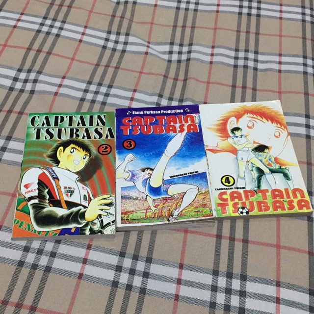 Komik Captain Tsubasa seri 2-4 harga 20rb/buku.