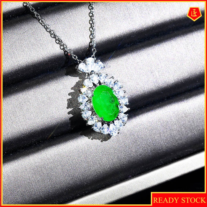 [Ready Stock]Emerald Diamond Pendant Luxury Necklace for Women