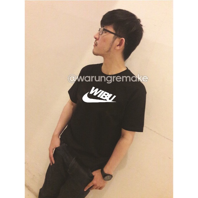 BAJU KAOS PLESETAN WIBU PREMIUM UNISEX