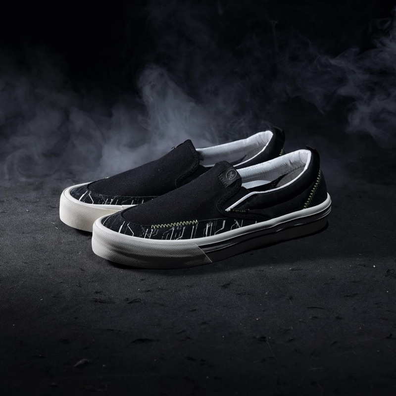 MARQUE.CO '2 Years' Slip On Special Edition