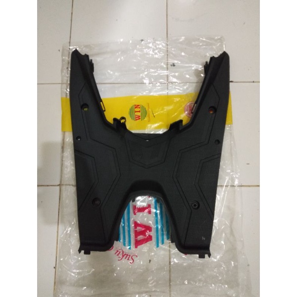 COVER DEK BAWAH LANTAI PIJAKAN VARIO TECHNO 110 KARBU MERK WIN