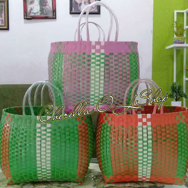 

Tas Anyaman Plastik JUMBO Motif kaca/mika mengkilap