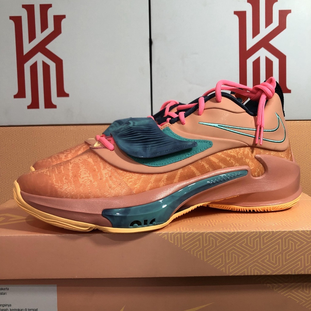 Sepatu Basket Pria Nike Zoom Freak 3 'Stay Freaky' Original DA0694-600
