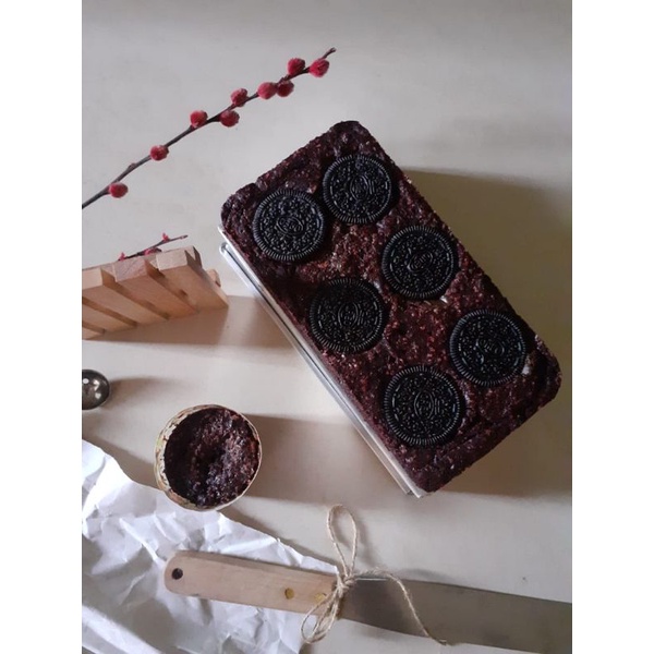 

Red Velvet Oreo Brownise