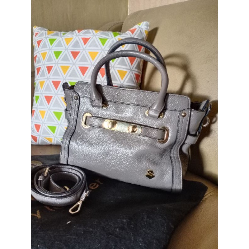 Savvy leather authentic preloved