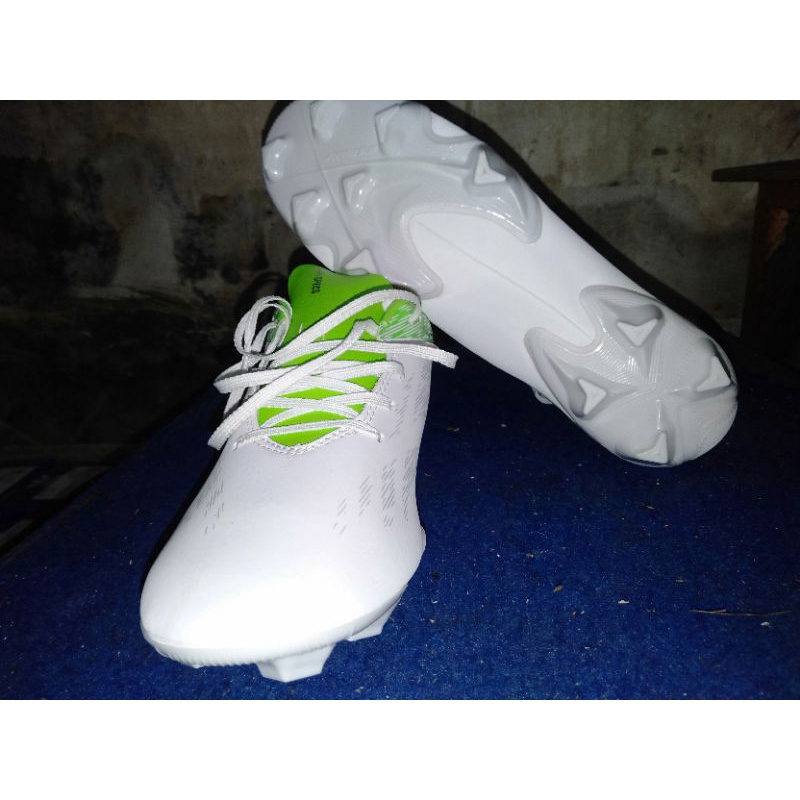 Sepatu Specs Alpha