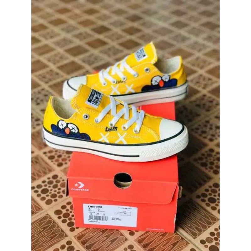 Sepatu CONVERSE X KAWS ELMO YELLOW grade Original MADE IN VIETNAM