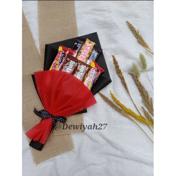 (READY) BUCKET SNACK / Bucket Makanan / Kado Wisuda / Kado Valentine