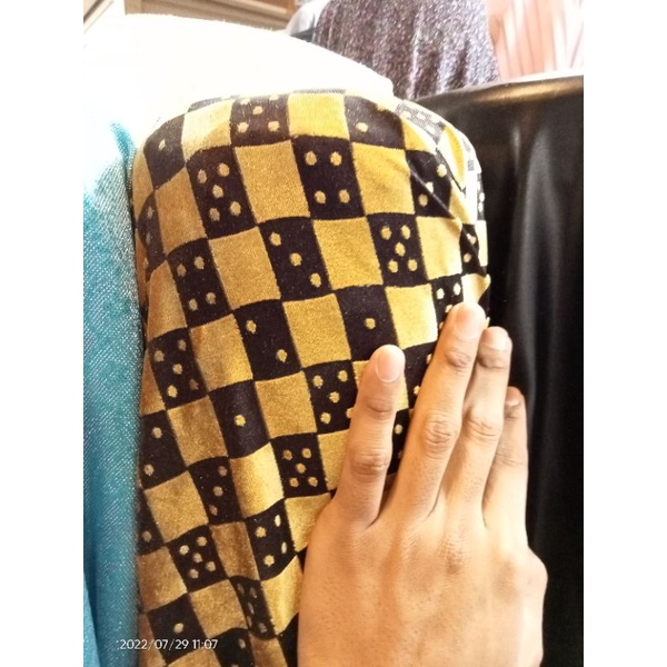 bahan/kain bludru kotak kotak/kain bludru motif catur