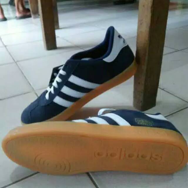 Sepatu Adidas blue levis list putih