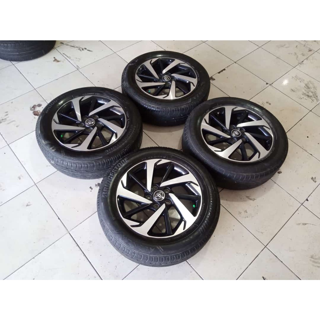 velg bekas mobil rush ring 17x6.5 et 50 pcd 5x114 [ origina ]