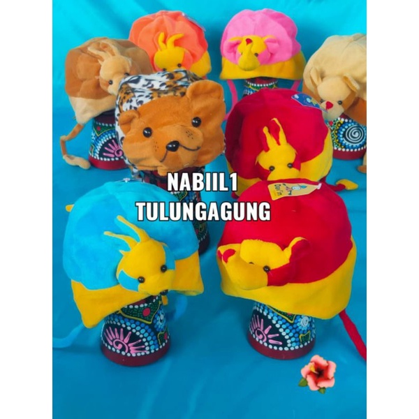 topi karakter hewan