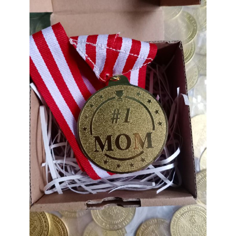 

mendali hadiah/logam Kuningan/#1MOM