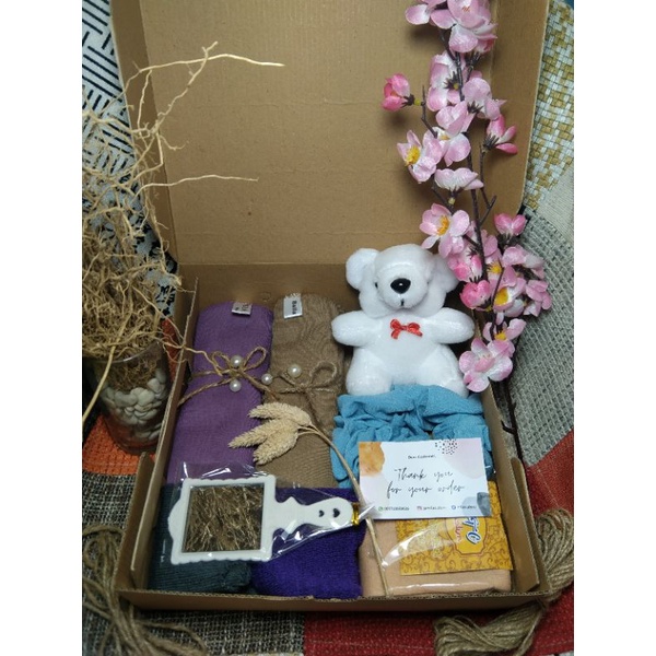 

HAMPERS HIJAB SEGI BOX G