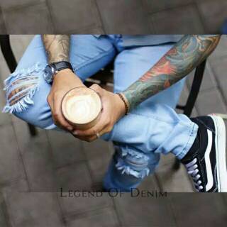 CELANA panjang Jeans LEGEN of DENIM model sobek puring CELANA panjang Jeans LEGEN of DENIM model sobek puring