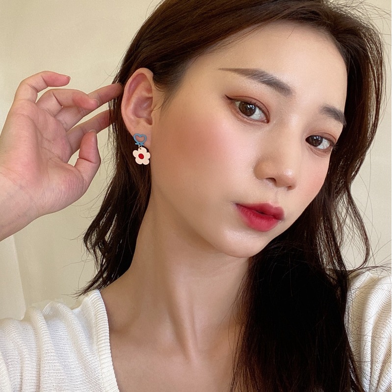 Anting S925 Silver Needle Bentuk Bunga Beruang Asimetris Gaya Korea