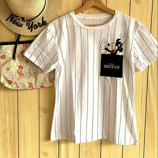 Kaos mickey ada kantong