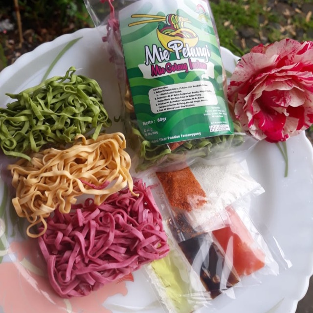 

Mie Pelangi 1 ball ( isi 10 bungkus )