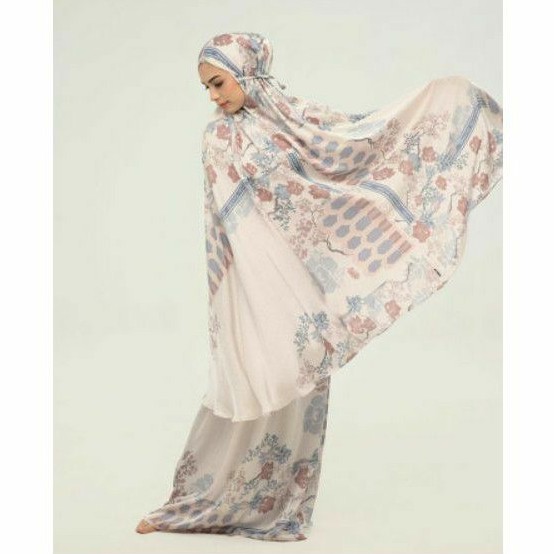 Prayer Set Wearing Klamby Mukena Hassel