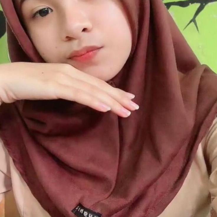 Siap Kirim.. Jilbab sekolah Instant paris premium (berlabel mughit)
