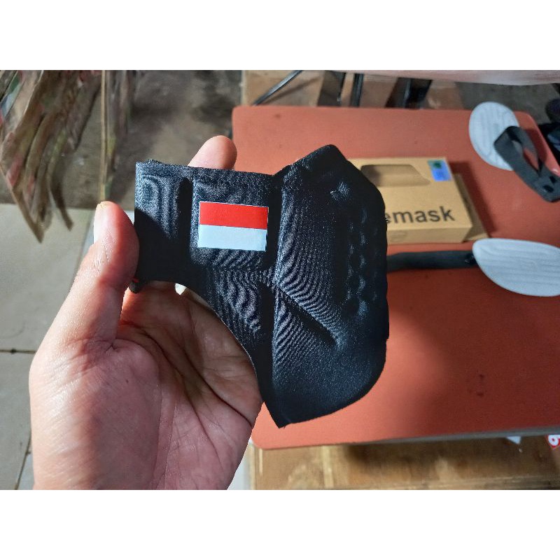 MASKER MERAH PUTIH HUT RI 76 LIFE MASK MODEL TOMO KOTAK COKLAT